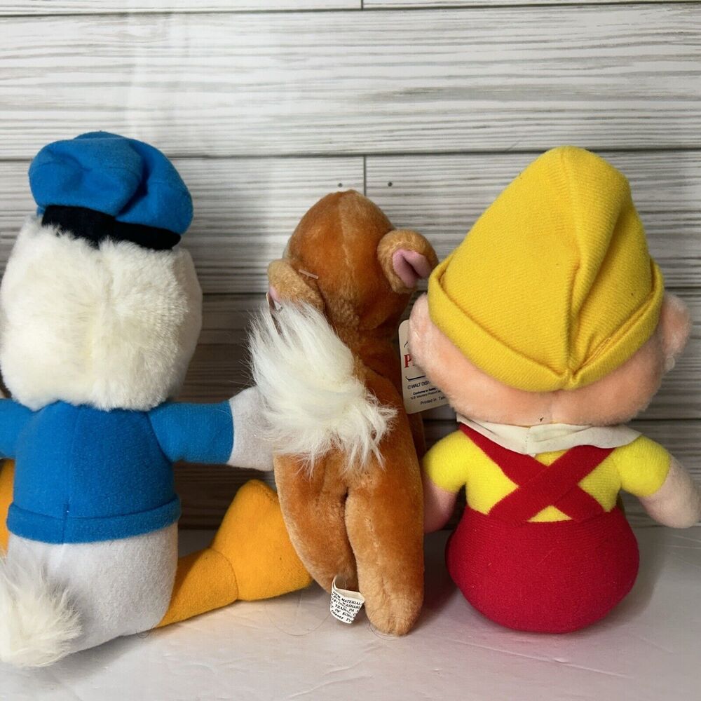 Vintage Walt Disney Plush Lady, Dumbo, Pinocchio, Bambi, Donald Duck from 1985 - Picture 13 of 16